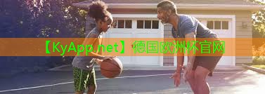 公园健身器材练背